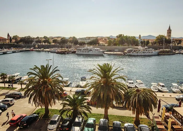 매직 뷰 아파트먼트 *