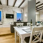 Magic View Апартаменти